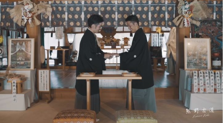 nghi thức trao nhẫn cưới